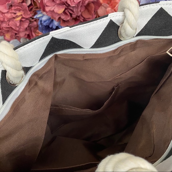 Large Black & White Chevron Canvas Tote Bag with Rope Handles - Picture 10 of 13